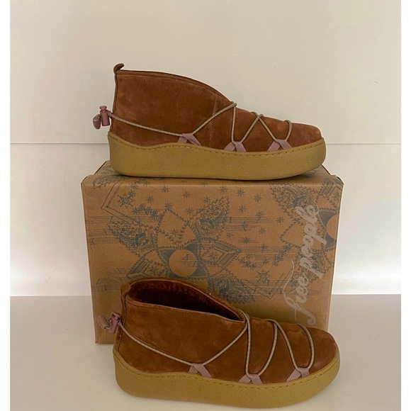 FREE PEOPLE Snowdrop Micro Mukluk Suede Booties - Picture 3 of 14